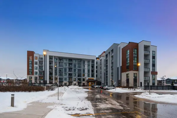 Milton, ON L9E 1Z2,460 Gordon Krantz AVE #204