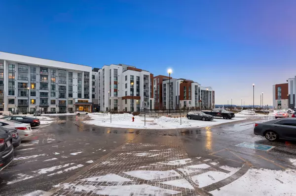 Milton, ON L9E 1Z2,460 Gordon Krantz AVE #204