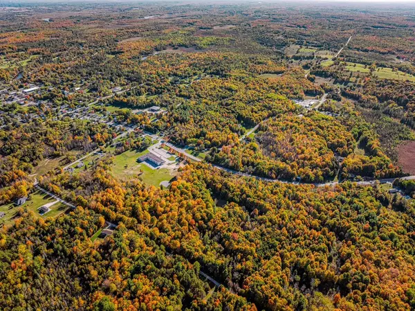 Lanark Highlands, ON K0G 1K0,00 Paul DR