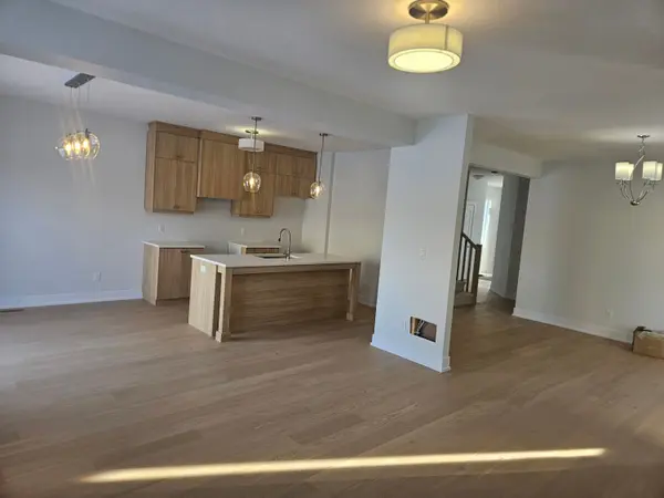 Mapleton, ON N0G 1P0,123 Maple ST