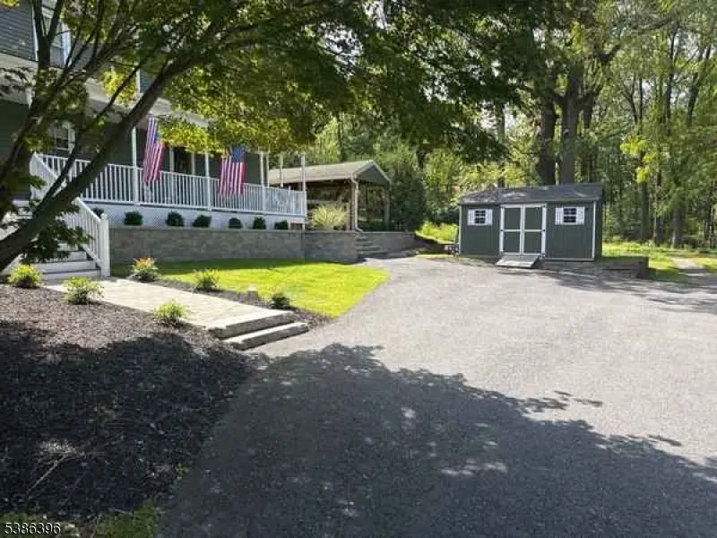 Hampton Boro, NJ 08827,24 W Grand St