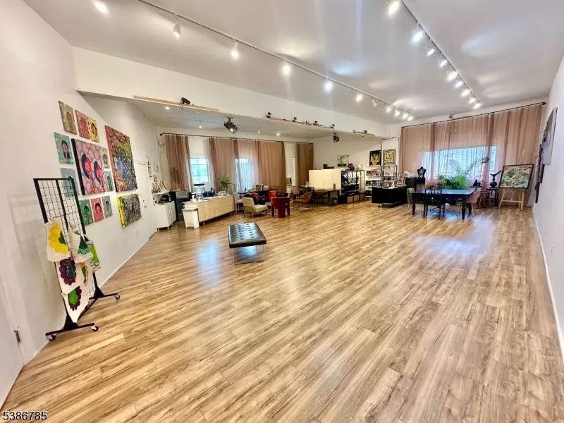 Montclair Twp., NJ 07042,348 Loft2 Bloomfield Ave