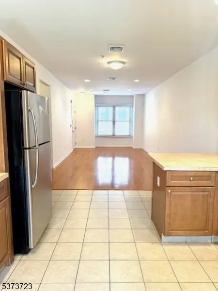 Montclair Twp., NJ 07042,18 Baldwin St #2A