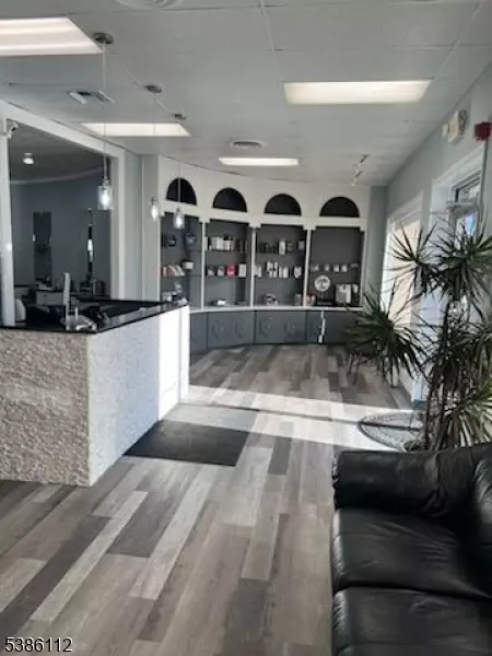 Fair Lawn Boro, NJ 07410,6-09 Saddle River Road