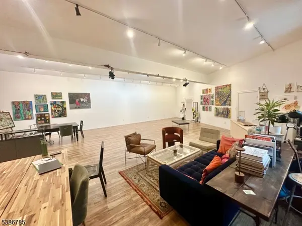 Montclair Twp., NJ 07042,348 Loft2 Bloomfield Ave