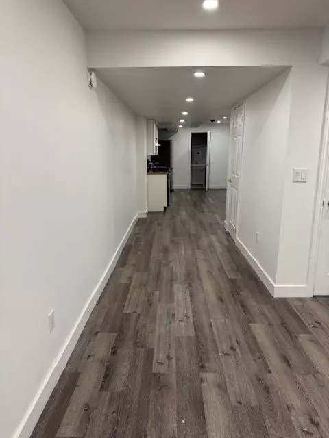 Milton, ON L9E 0A6,339 Emmett LNDG N #BASEMENT