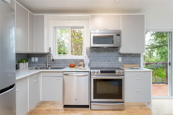 Highlands, BC V9E 1C8,3715 Munn Rd