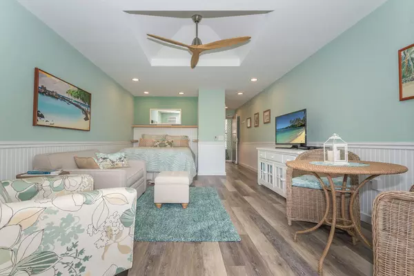 Kailua-kona, HI 96740,75-5776 KUAKINI HWY #317