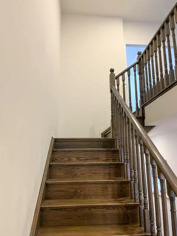 Vaughan, ON L4H 5C3,565 Barons ST