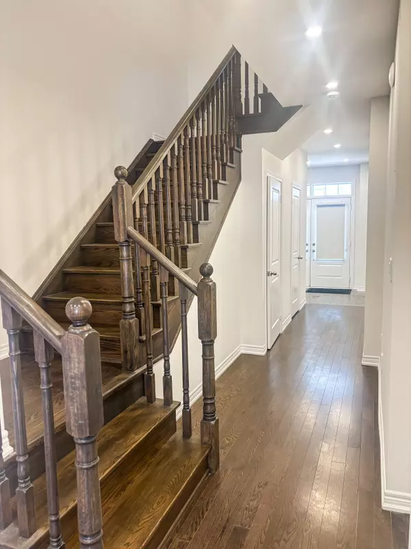 Vaughan, ON L4H 5C3,565 Barons ST