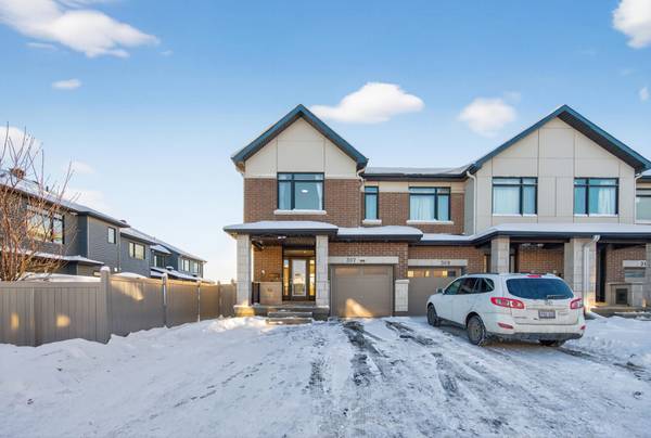 307 Ibanez WALK, Leitrim, ON K1T 0V8