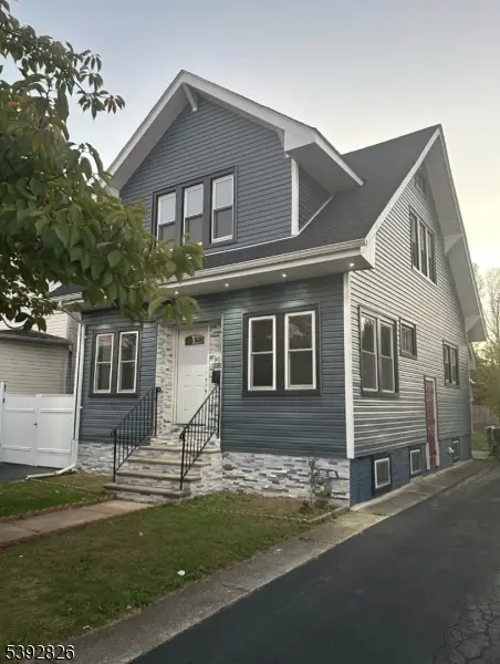 Elizabeth City, NJ 07208,904 CROSS