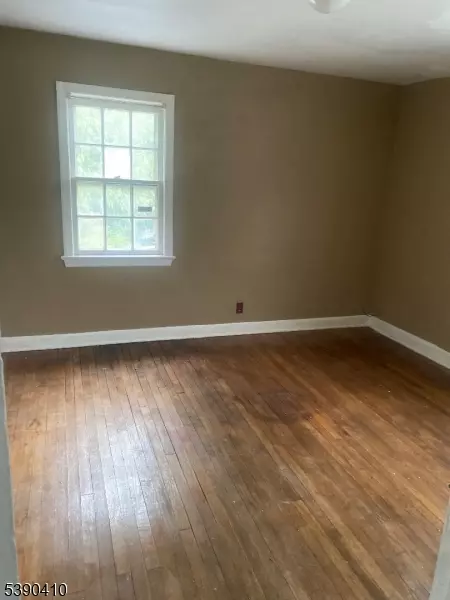 Irvington Twp., NJ 07111,8 Mcgotty Pl #2