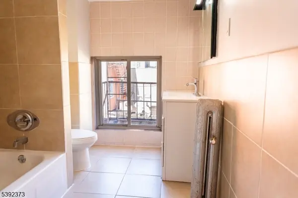 Newark City, NJ 07102,5 Elm St #4