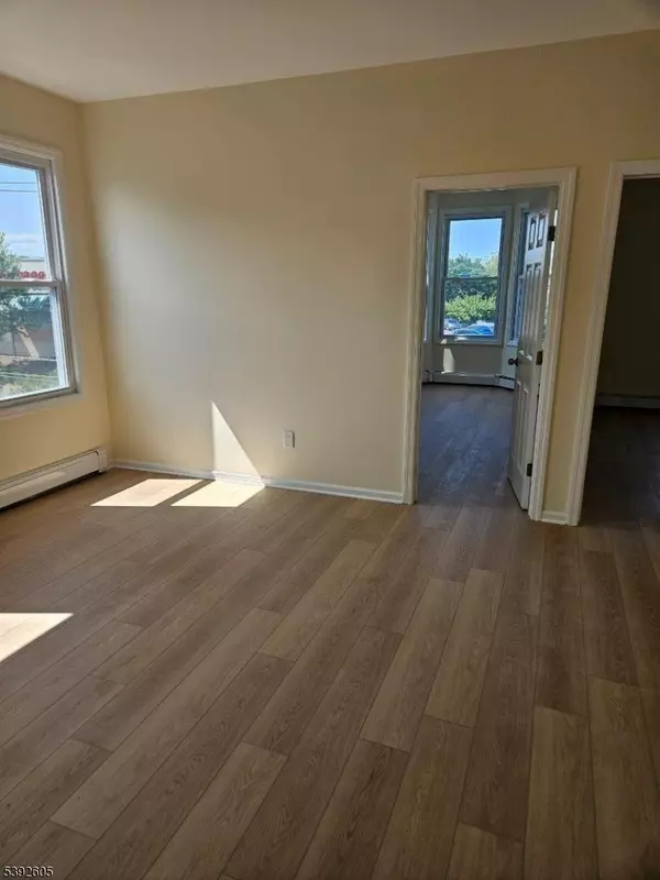 Newark City, NJ 07103,372 Bergen St