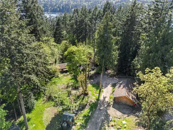 297 Churchill Rd,  Salt Spring,  BC V8K 2R4