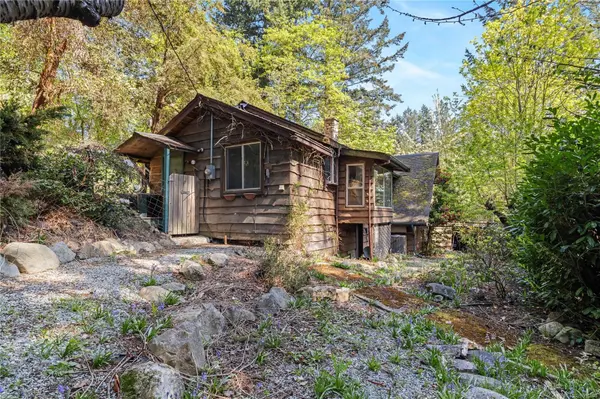 Salt Spring, BC V8K 2R4,297 Churchill Rd