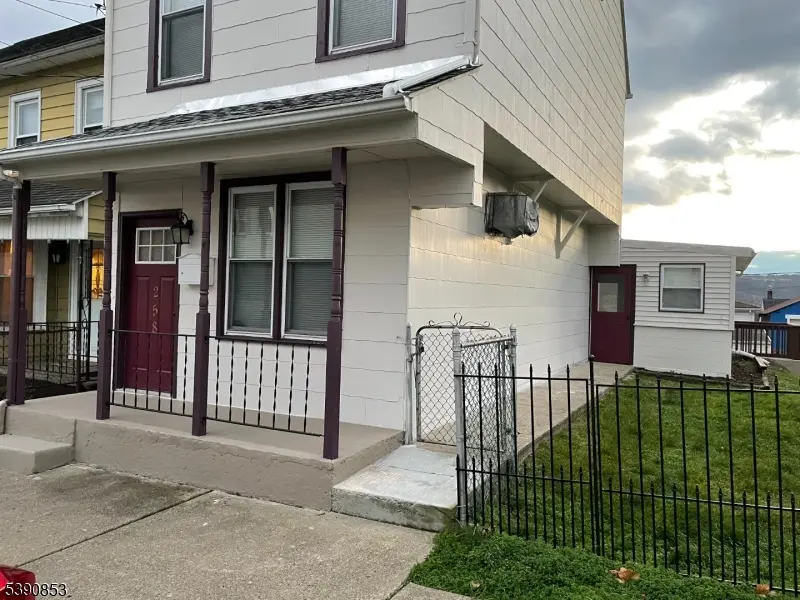 258 Chambers St, Phillipsburg Town, NJ 08865