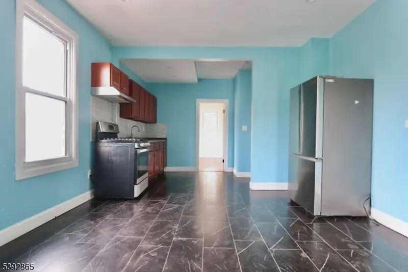 Elizabeth City, NJ 07206,255 Magnolia Ave 2