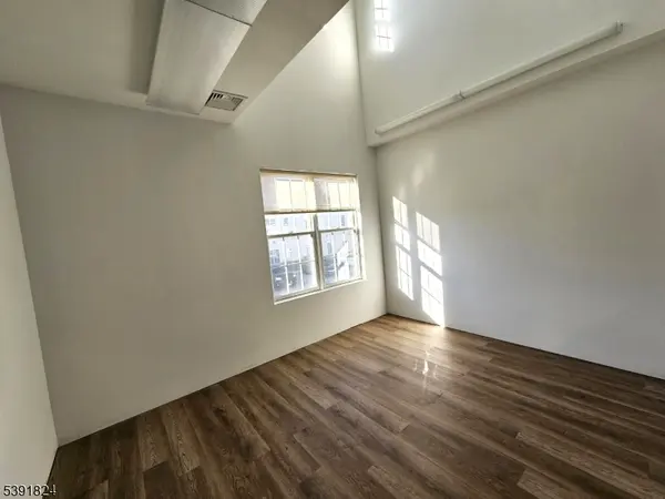 Raritan Twp., NJ 08822,5 Walter E Foran Blvd