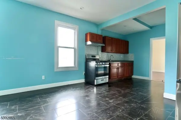 Elizabeth City, NJ 07206,255 Magnolia Ave 2