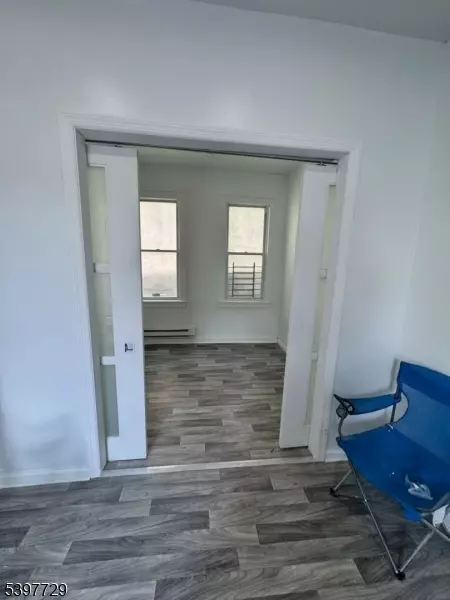 Newark City, NJ 07108,475 Clinton Ave #3