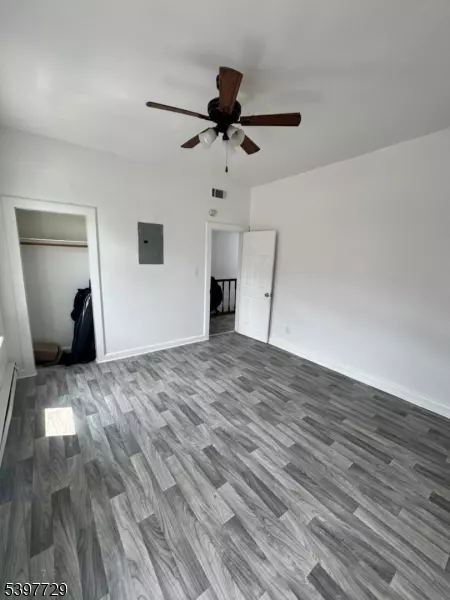 Newark City, NJ 07108,475 Clinton Ave #3