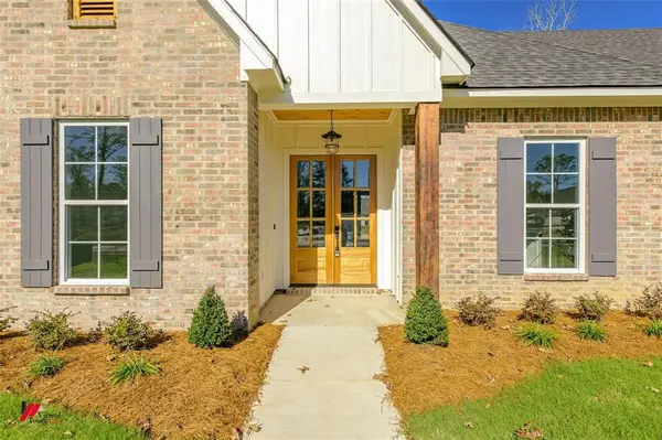 Stonewall, LA 71078,677 Popsi Lane