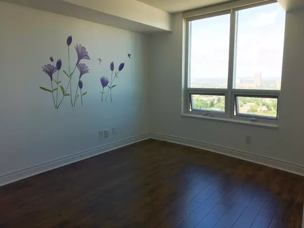 Toronto C07, ON M2M 0A5,25 Greenview AVE #2120