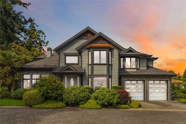 Saanich, BC V8N 3L2,1702 De Sousa Pl