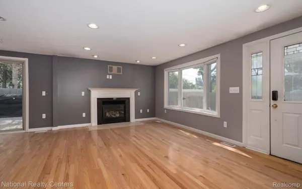 Royal Oak, MI 48067,402 N West ST