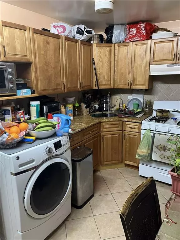 Bronx, NY 10457,2135 Crotona AVE #2B