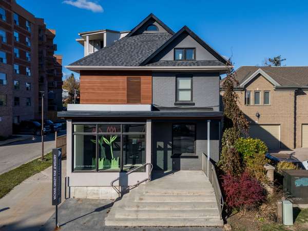 18 Worsley ST, Barrie, ON L4M 1L4