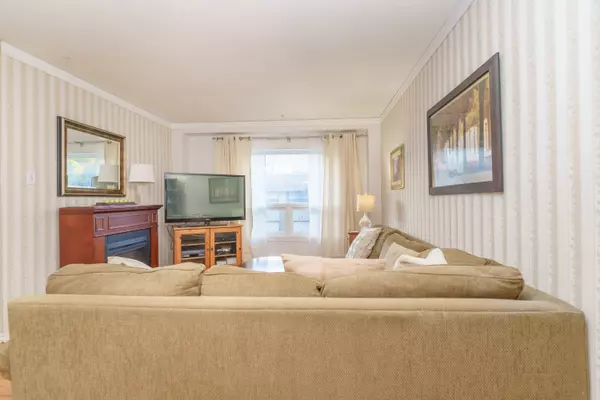 Brampton, ON L6S 3J9,143 Ashton CRES #143