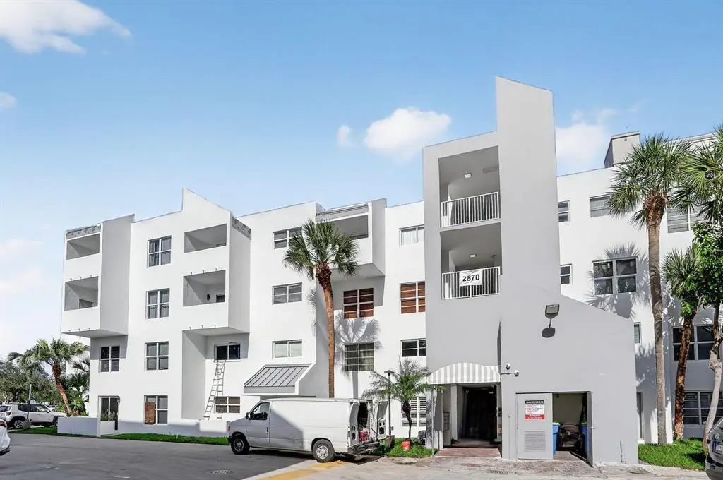 Pompano Beach, FL 33062,2860 NE 14th Street Cswy #405 D
