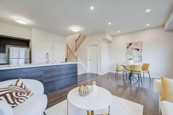 Toronto E05, ON M1W 0A5,13 Eaton Park LN #16