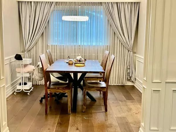 Oakville, ON L6J 5R7,271 Lawson ST