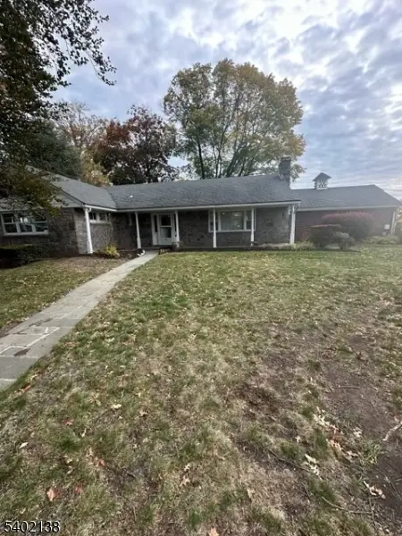 479 Grove St, Clifton City, NJ 07013