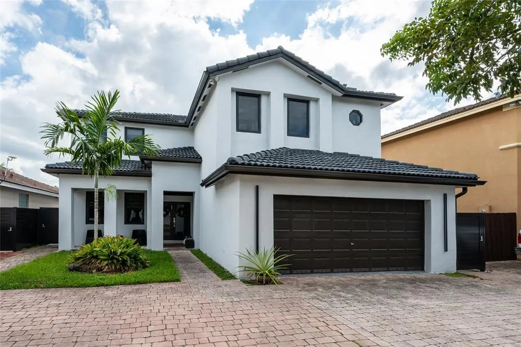 Miami, FL 33184,14502 SW 10th St