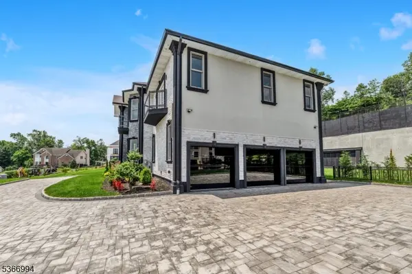 Totowa Boro, NJ 07512,125 Hamilton Trl