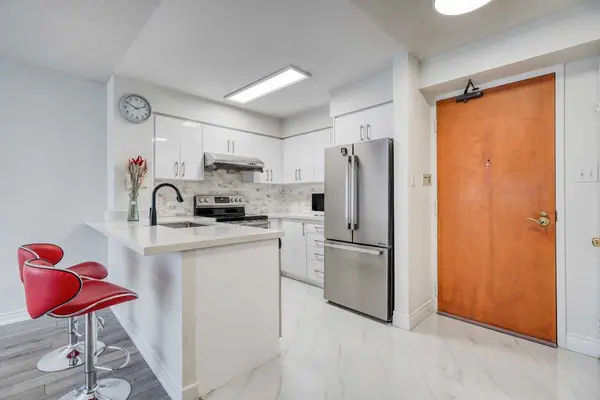 Toronto C14, ON M2N 6X9,260 Doris AVE #1503