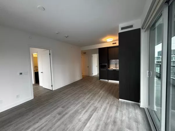 Toronto C10, ON M4P 1T9,65 Broadway AVE #1309