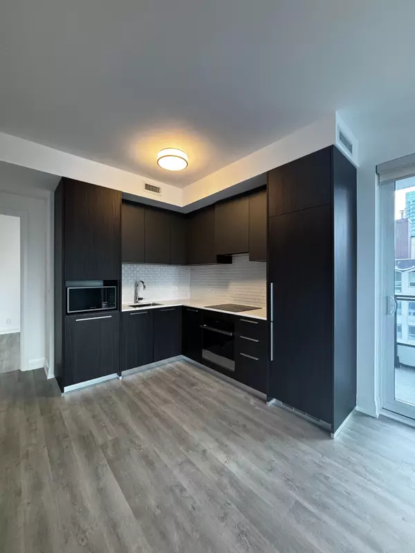 Toronto C10, ON M4P 1T9,65 Broadway AVE #1309