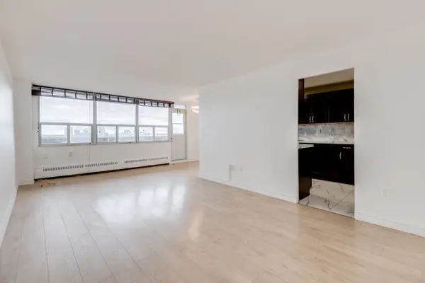 Toronto E05, ON M1T 3N8,270 Palmdale DR #1704