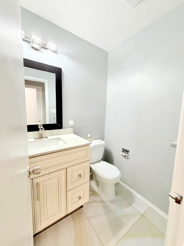 Toronto E10, ON M1C 3K5,41 Broadbridge DR #Room 1