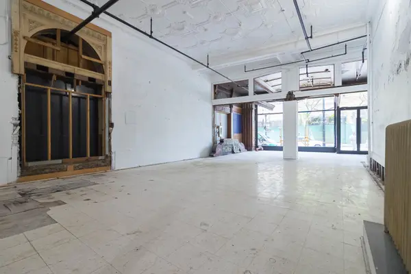 Hamilton, ON L8R 2K5,76 James ST N