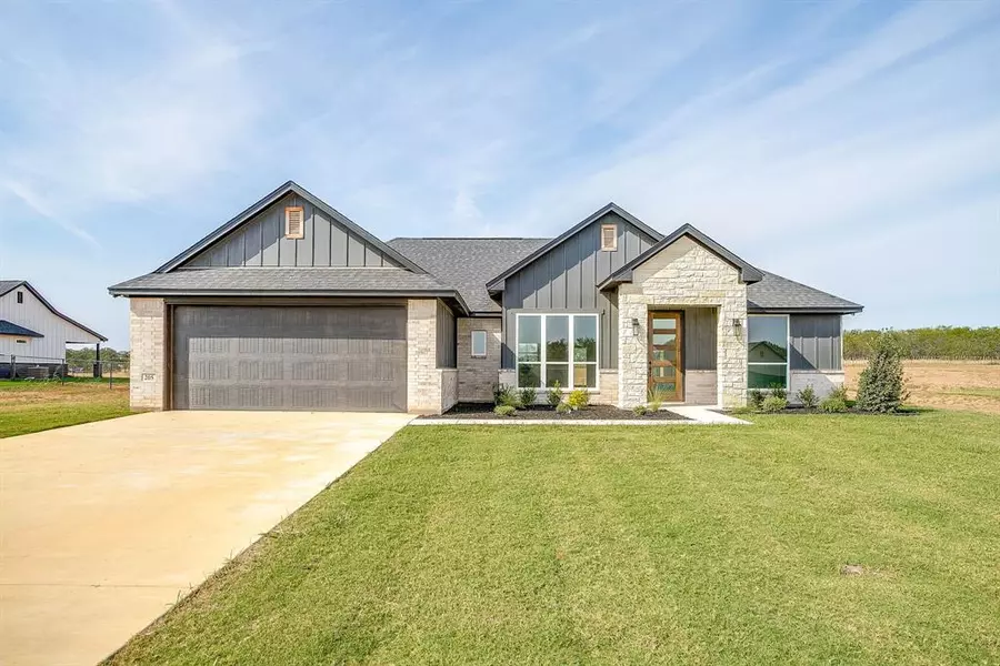 205 Jimmy Lane, Millsap, TX 76066