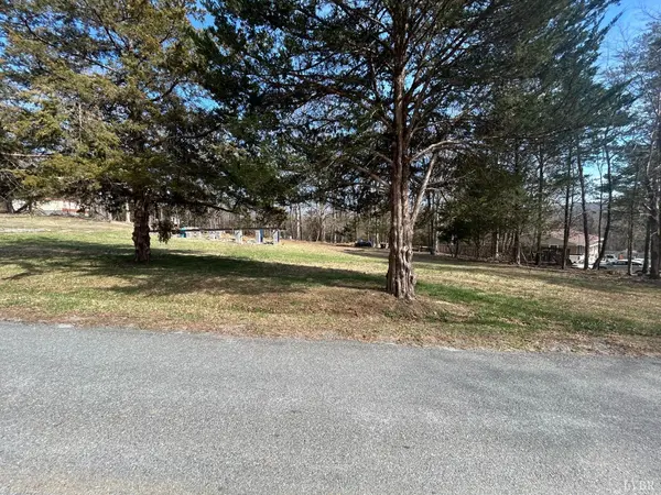 Rustburg, VA 24588,119 Candlemakers LN