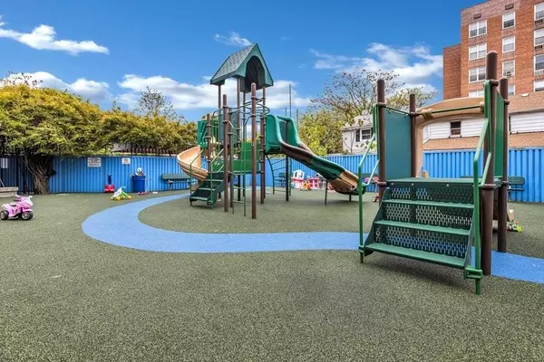 Brooklyn, NY 11235,1237 Avenue Z #6U