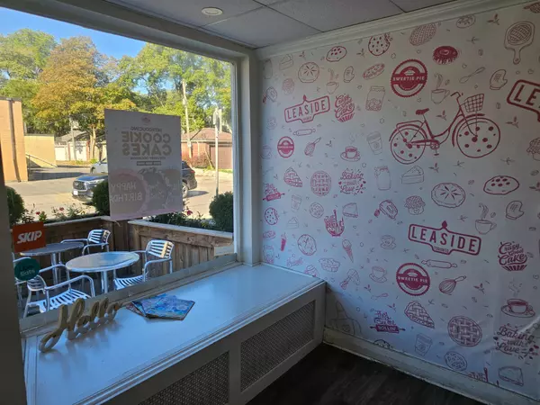 Toronto C11, ON M4G 3B5,1639 Bayview AVE